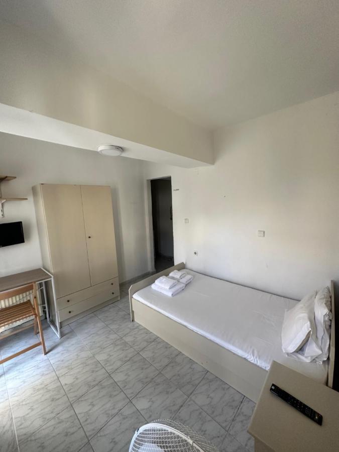Rooms To Let Stefos Nea Chili Exterior foto
